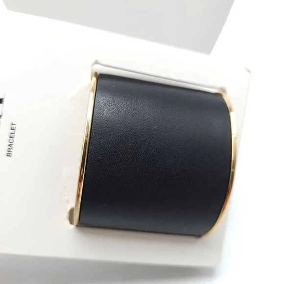 ZARA NEW WOMAN SS24 GOLDEN RIGID LEATHER CUFF BRACELET REF:4736/003 - Picture 2 of 5